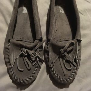 Like new *mint* Minnetonka moccasins